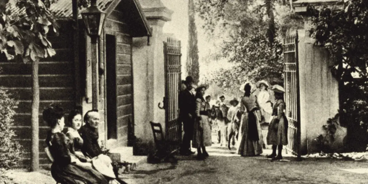 Follow the Royal Itinerary