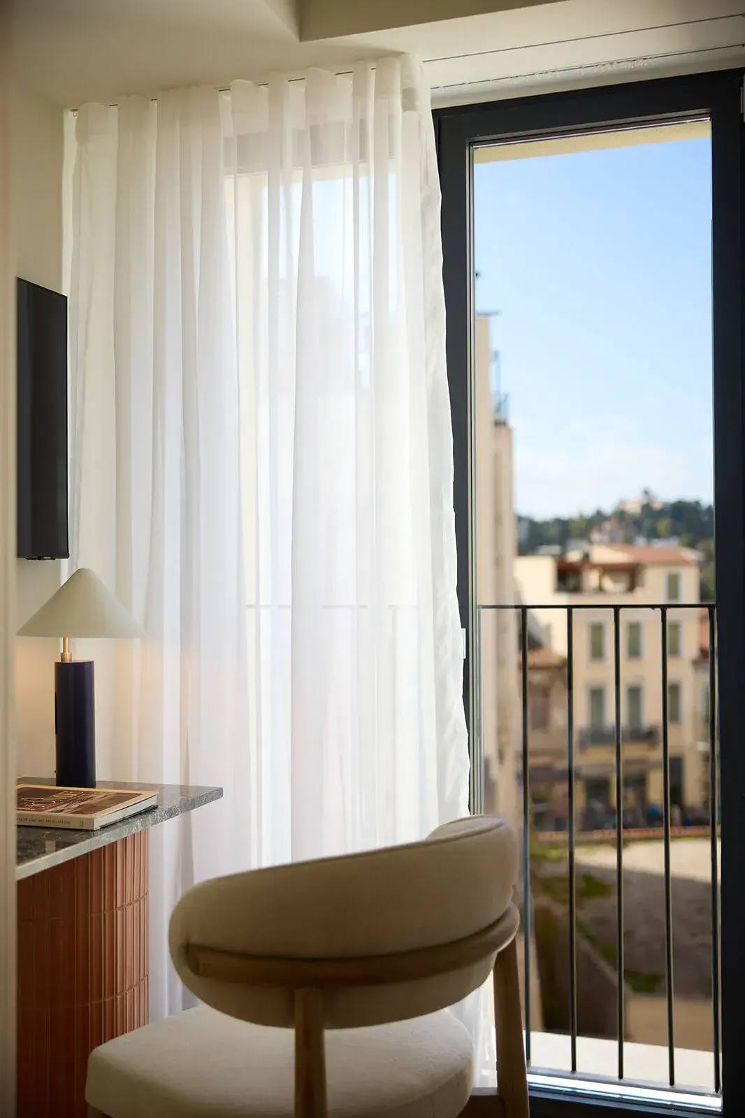 Comfort Room City View