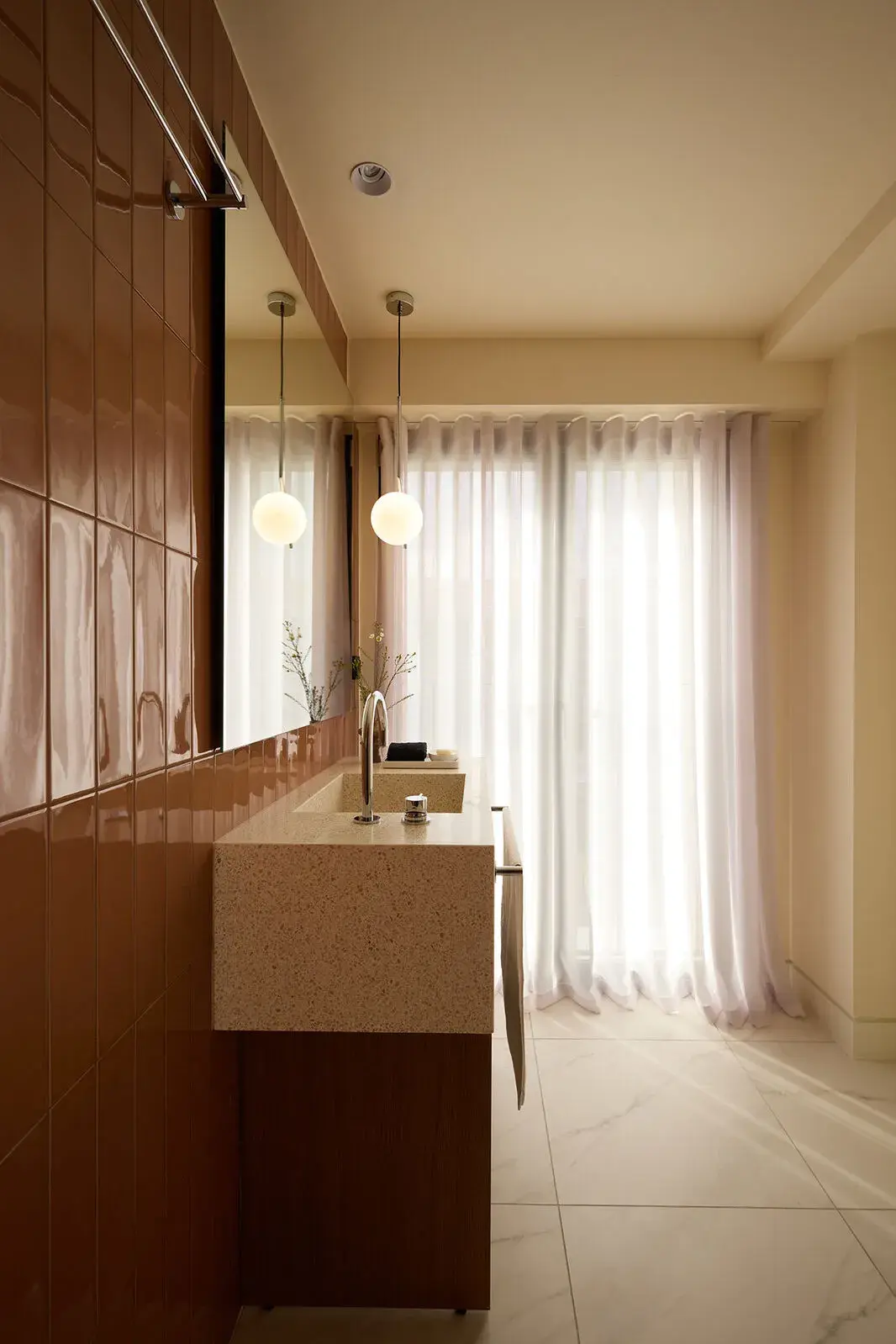 Elegant Room City View